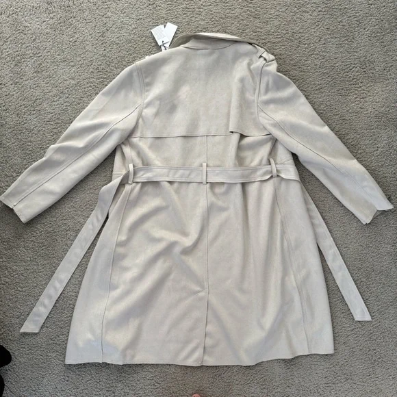 NWT Tahari Cream Women's Trench Coat - Picture 6 of 10